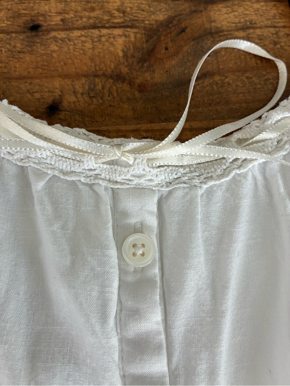 Hollister White Peplum Button-Front Square Neck Top - Picture 6 of 8